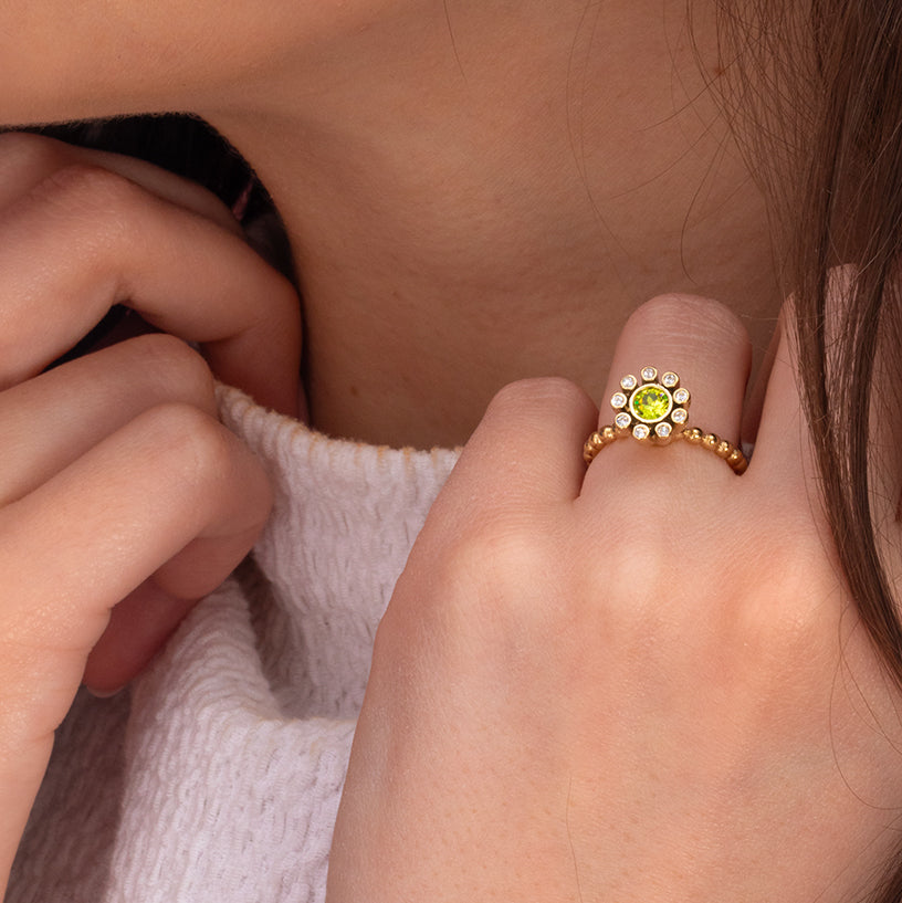 Melano Twisted Petal Pedra