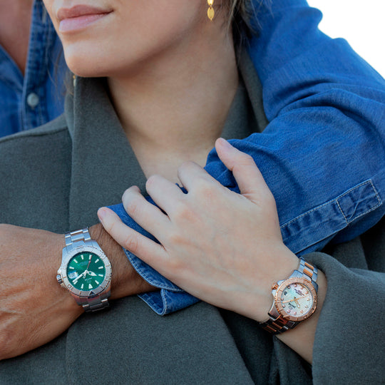 COUPLE DIVER J969/1